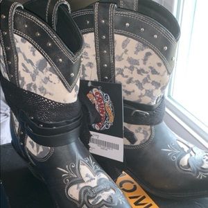 Ariat women’s cowgirl boots